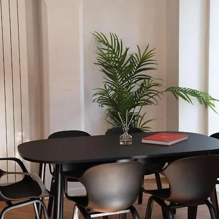 Piazza Duomo Cathedral View *