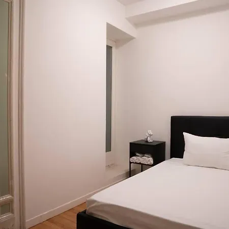 Piazza Duomo Cathedral View