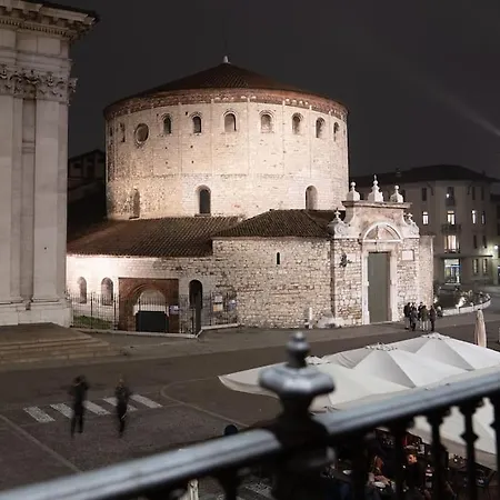 Piazza Duomo Cathedral View