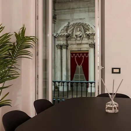 Piazza Duomo Cathedral View Appartamento *