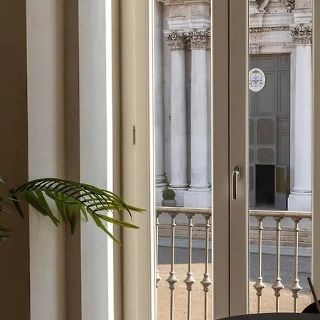 Piazza Duomo Cathedral View Appartamento *