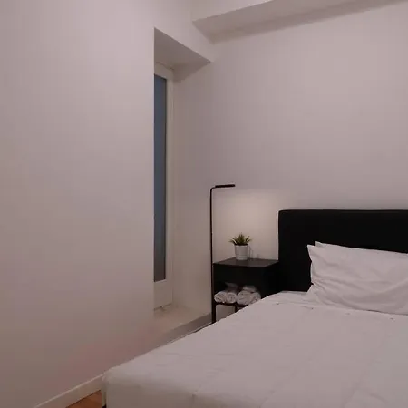 Piazza Duomo Cathedral View *