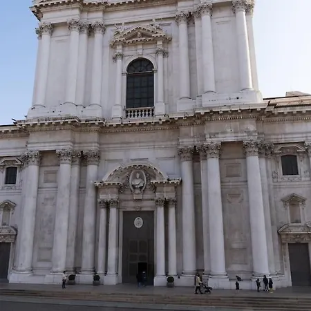 Piazza Duomo Cathedral View Appartement Brescia